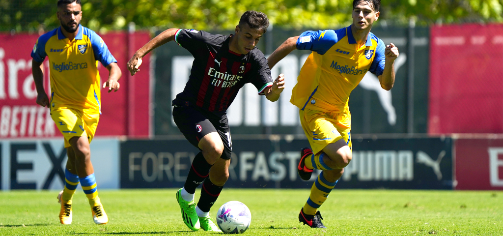 Phan tich phong do AC Milan vs Frosinone vua qua